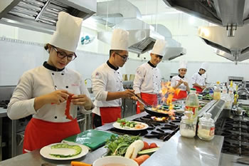 Học ngành kỹ thuật chế biến món ăn tại trường cao đẳng Bách Nghệ Hà Nội nhanh có việc làm