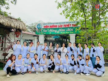Quá trình thực tập của sinh viên chương trình 2 + 2 tại Viện Dưỡng lão Tuyết Thái