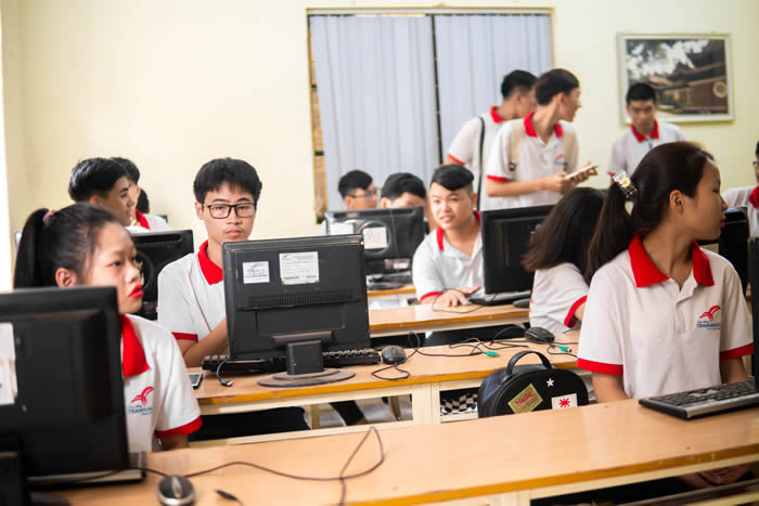 Học lập trình máy tính tại cao đẳng Bách Nghệ Hà 
Nội