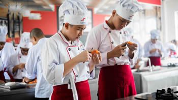Học trung cấp nấu ăn đang là một lựa chọn "hot" hiện nay của giới trẻ