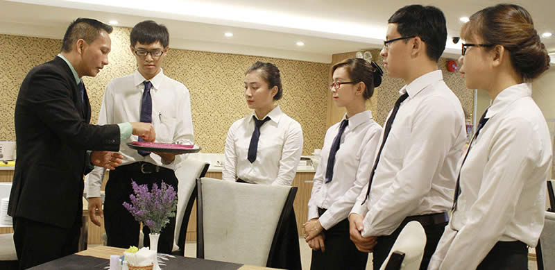 Ngành quản trị khách sạn thu hút sự tham 
gia của các bạn trẻ hiện nay