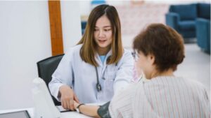 Y sĩ là một nghề nhiều cơ hội, nhưng cũng nhiều thách thức
