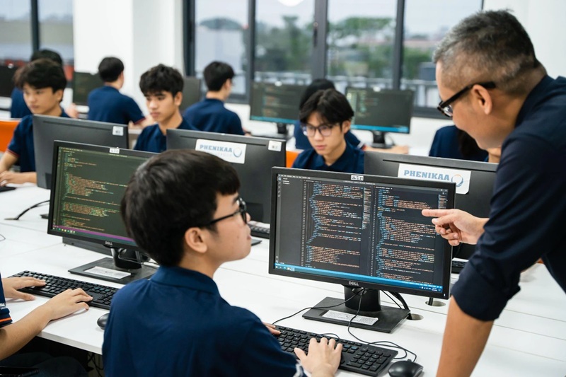 Tuyen-dung-chuyen-vien-cong-nghe-thong-tin-lam-viec-tai-duc-ek-group