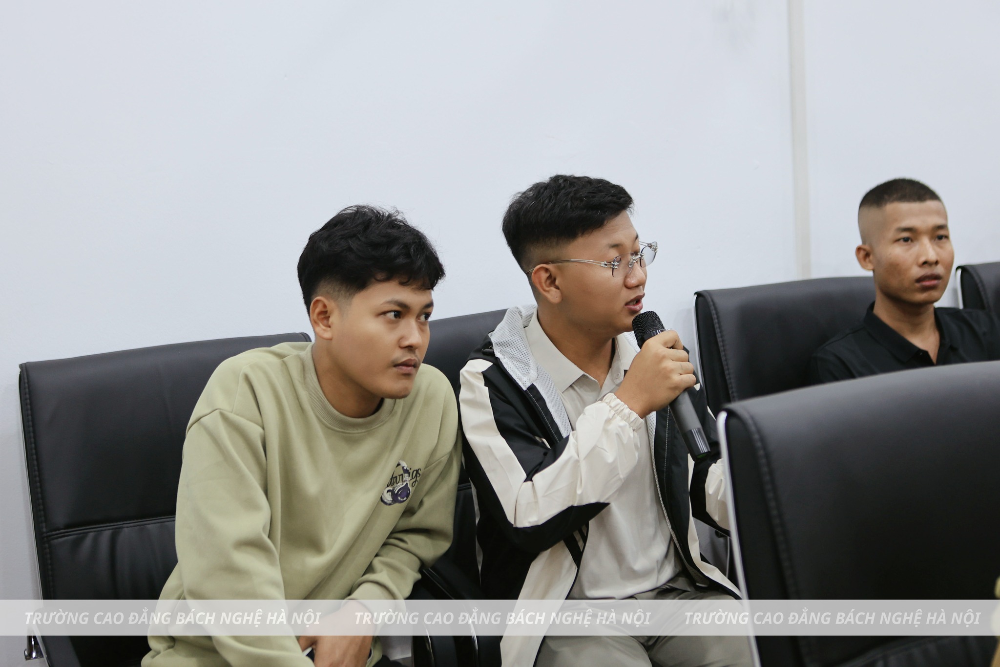 ẤM ÁP BUỔI GẶP GỠ SINH VIÊN MYANMAR TẠI TRƯỜNG CAO ĐẲNG BÁCH NGHỆ HÀ NỘI