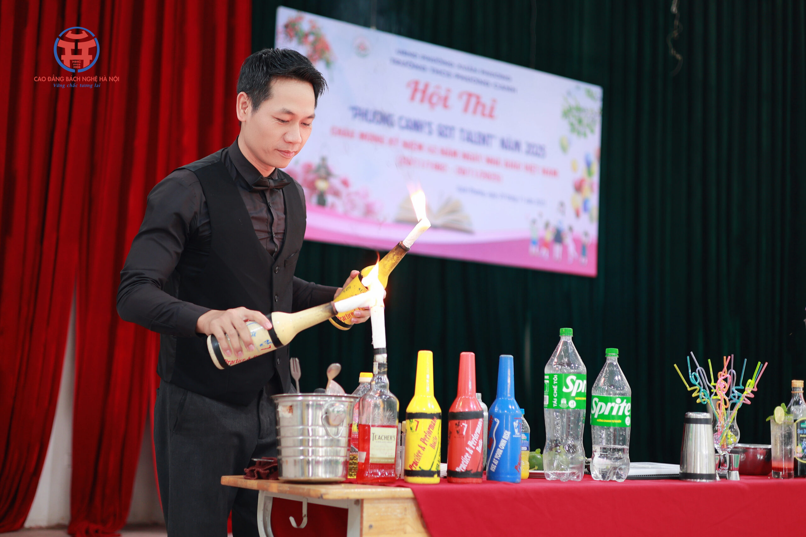 HỌC SINH THCS PHƯƠNG CANH TRẢI NGHIỆM HƯỚNG NGHIỆP HỆ 9+ CÙNG BÁCH NGHỆ HÀ NỘI