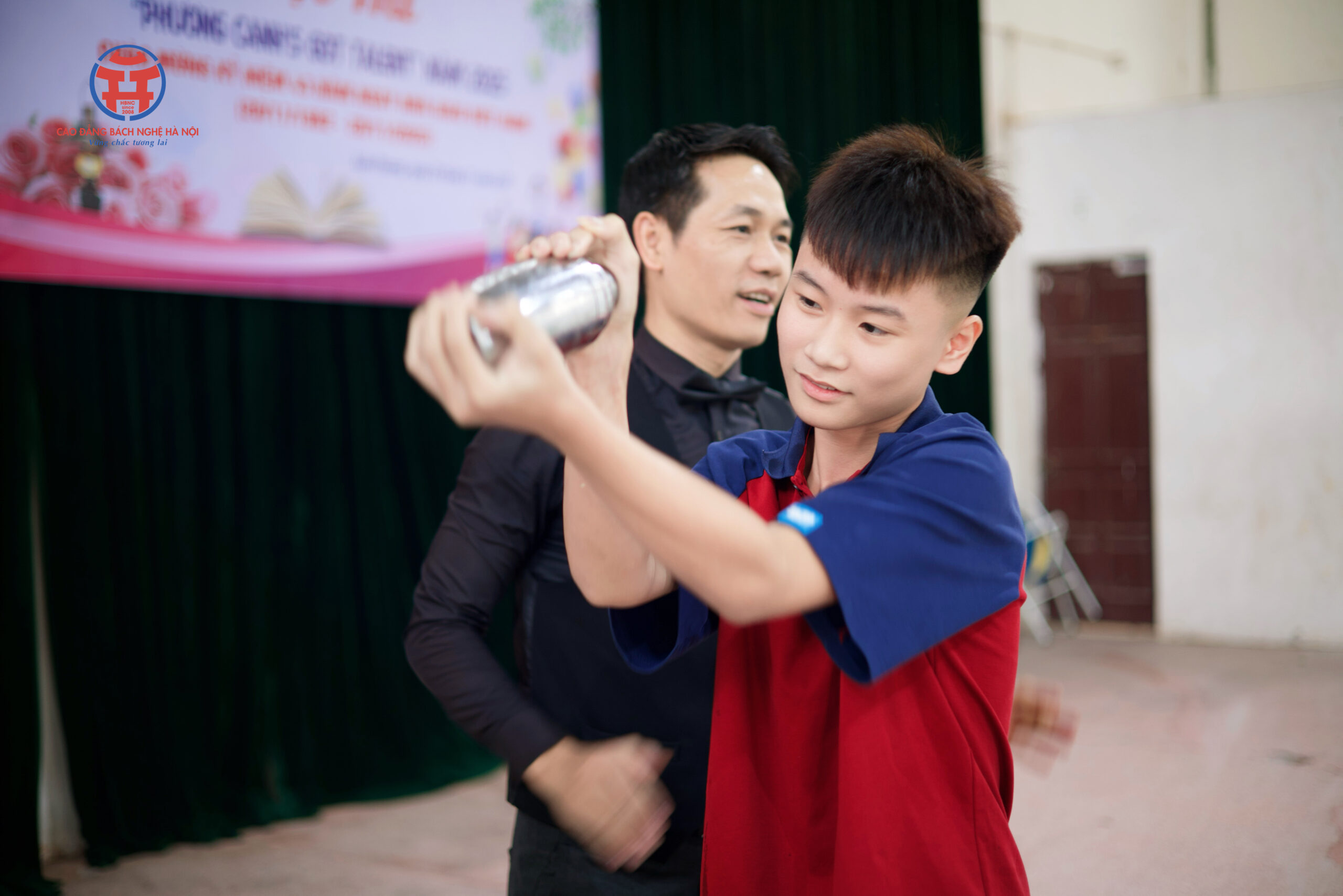 HỌC SINH THCS PHƯƠNG CANH TRẢI NGHIỆM HƯỚNG NGHIỆP HỆ 9+ CÙNG BÁCH NGHỆ HÀ NỘI