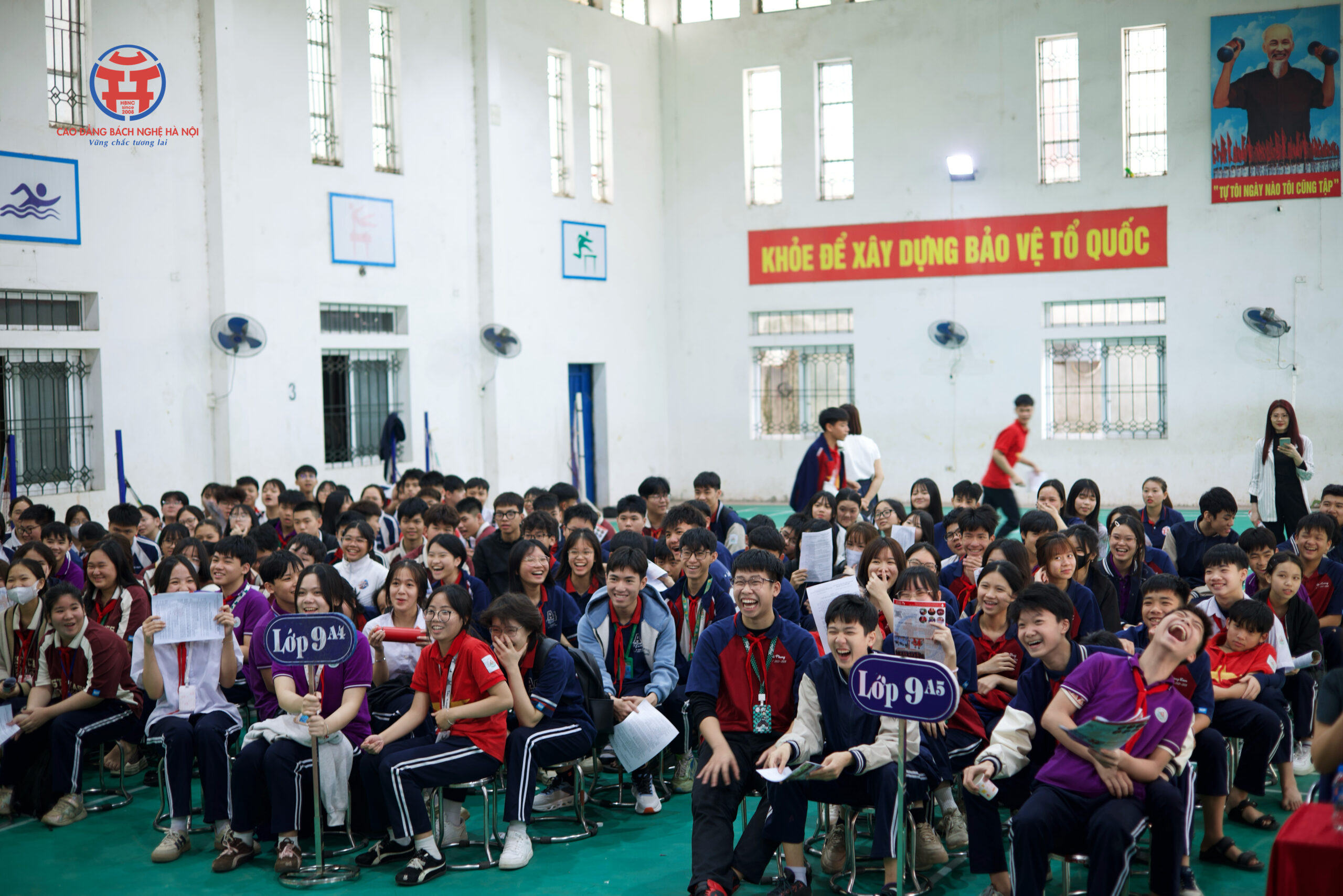 HỌC SINH THCS PHƯƠNG CANH TRẢI NGHIỆM HƯỚNG NGHIỆP HỆ 9+ CÙNG BÁCH NGHỆ HÀ NỘI