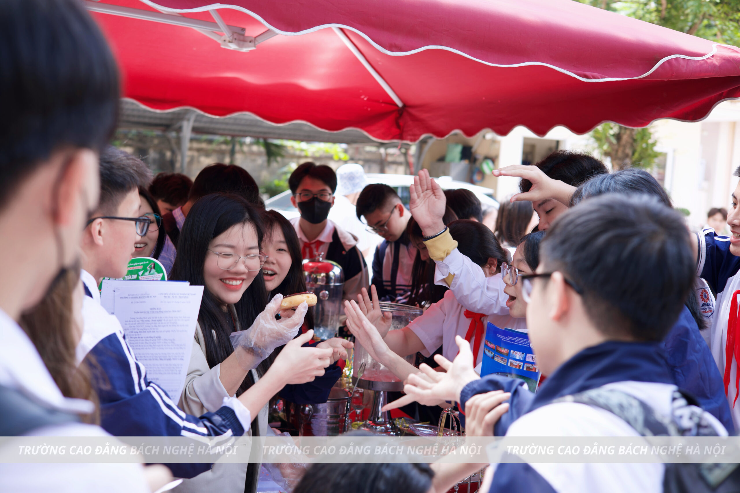 HỌC SINH THCS XUÂN ĐỈNH TRẢI NGHIỆM HƯỚNG NGHIỆP CÙNG TRƯỜNG CAO ĐẲNG BÁCH NGHỆ HÀ NỘI