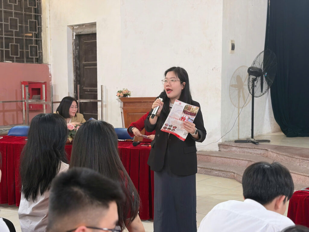 HỌC SINH THCS PHÚ DIỄN TRẢI NGHIỆM HƯỚNG NGHIỆP THỰC TẾ CÙNG TRƯỜNG CAO ĐẲNG BÁCH NGHỆ HÀ NỘI