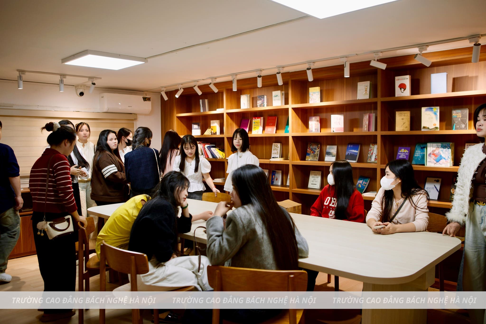 TRƯỜNG CAO ĐẲNG BÁCH NGHỆ HÀ NỘI ĐÓN HỌC SINH 5 ĐIỂM CẦU TRẢI NGHIỆM THỰC TẾ