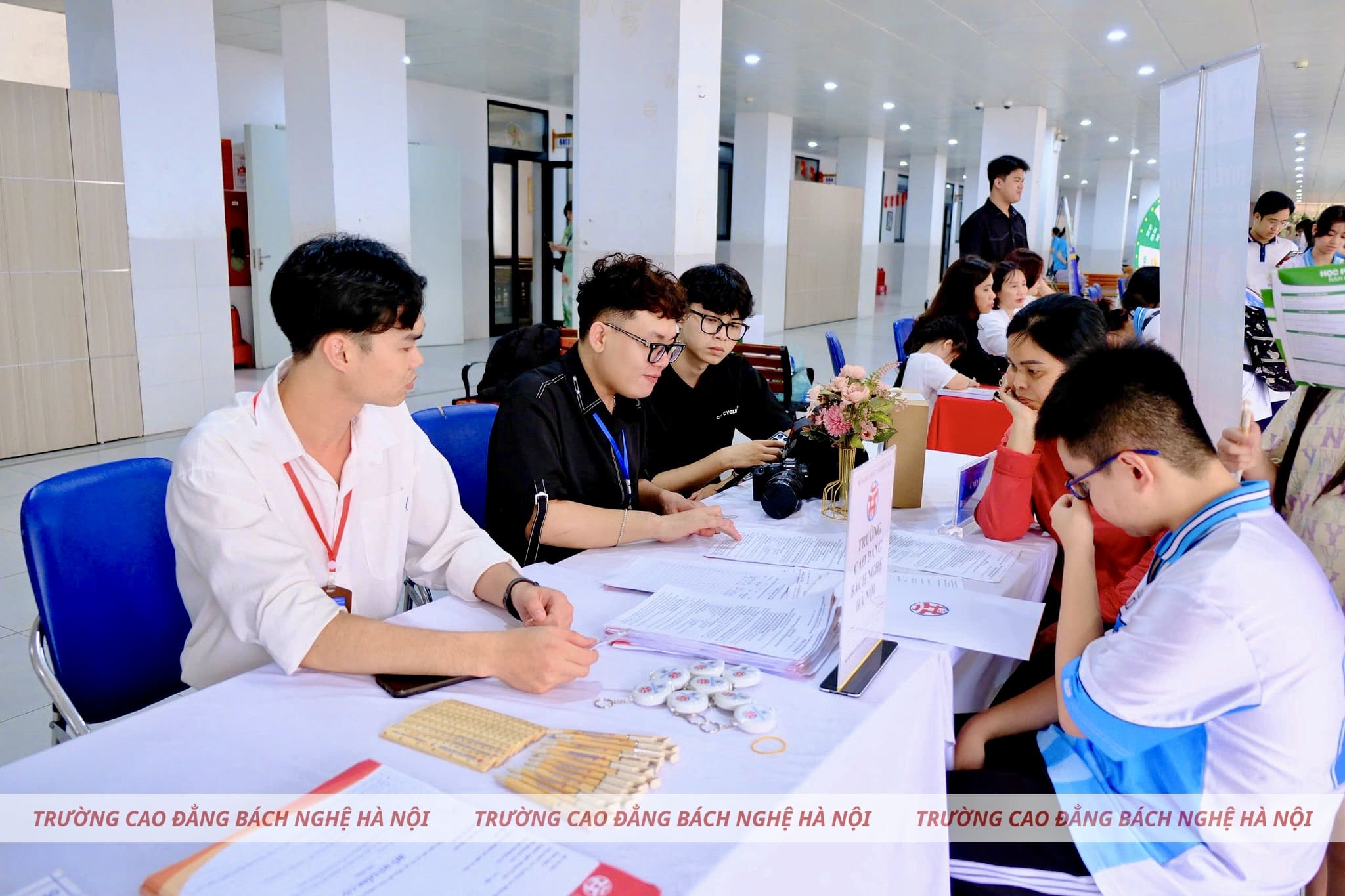 TRẠM HƯỚNG NGHIỆP 9+ BÁCH NGHỆ HÀ NỘI TẠI TRƯỜNG THCS XUÂN LA