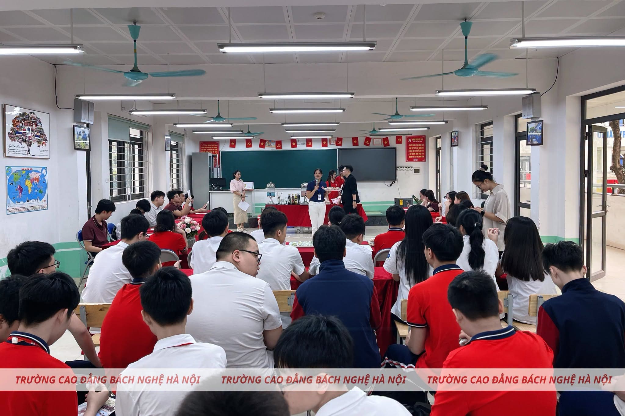 TRẢI NGHIỆM NGHỀ & HƯỚNG NGHIỆP TẠI THCS PHÚ ĐÔ CÙNG TRƯỜNG CAO ĐẲNG BÁCH NGHỆ HÀ NỘI