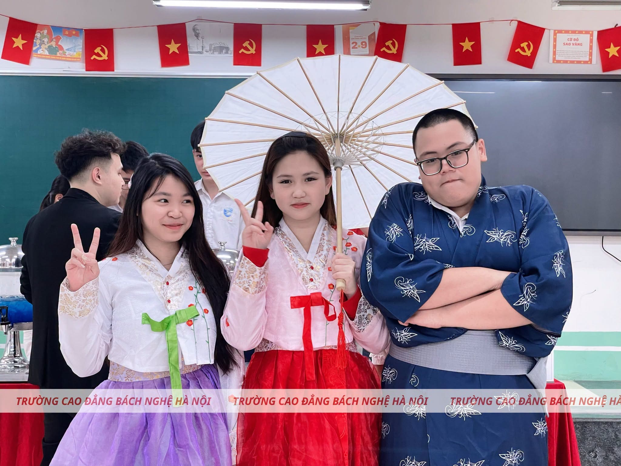 TRẢI NGHIỆM NGHỀ & HƯỚNG NGHIỆP TẠI THCS PHÚ ĐÔ CÙNG TRƯỜNG CAO ĐẲNG BÁCH NGHỆ HÀ NỘI