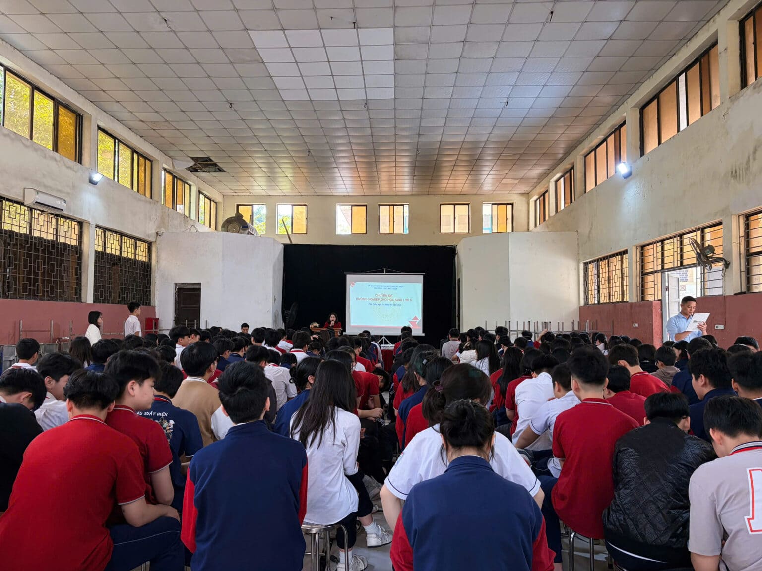 HỌC SINH THCS PHÚ DIỄN KHÁM PHÁ CÁNH CỬA SAU TỐT NGHIỆP