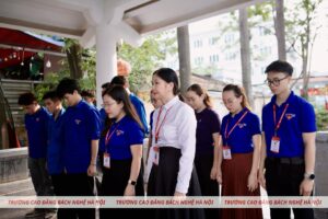 Trường Cao đẳng Bách nghệ Hà Nội dâng hương tri ân Ngày Thương binh - Liệt sĩ 27/7