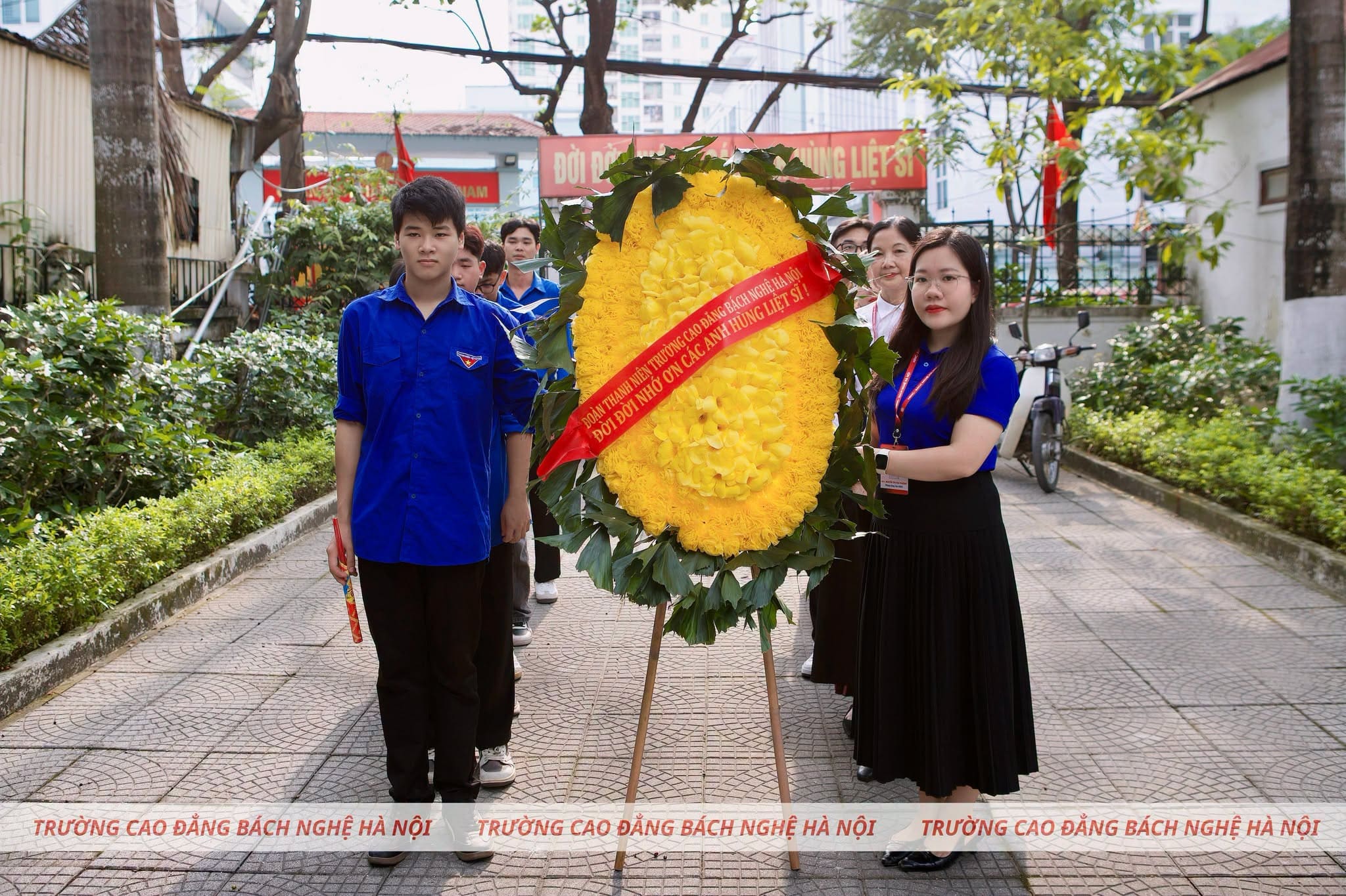 Trường Cao đẳng Bách nghệ Hà Nội dâng hương tri ân Ngày Thương binh - Liệt sĩ 27/7