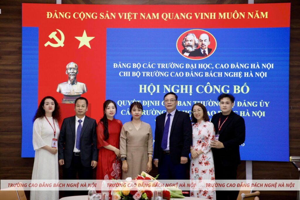 Hội Nghị Công Bố Quyết định Của Ban Thường Vụ Đảng ủy Các Trường Đại Học, Cao đẳng Hà Nội Về Công Tác Cán Bộ (2)