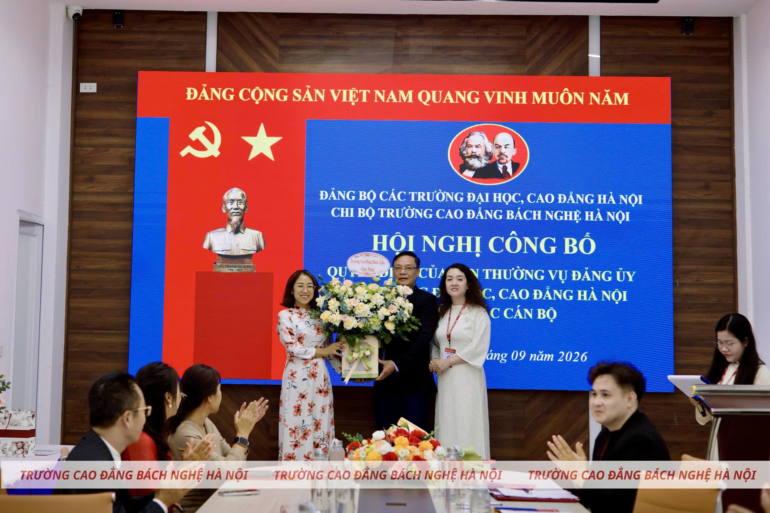 Hội Nghị Công Bố Quyết định Của Ban Thường Vụ Đảng ủy Các Trường Đại Học, Cao đẳng Hà Nội Về Công Tác Cán Bộ (4)