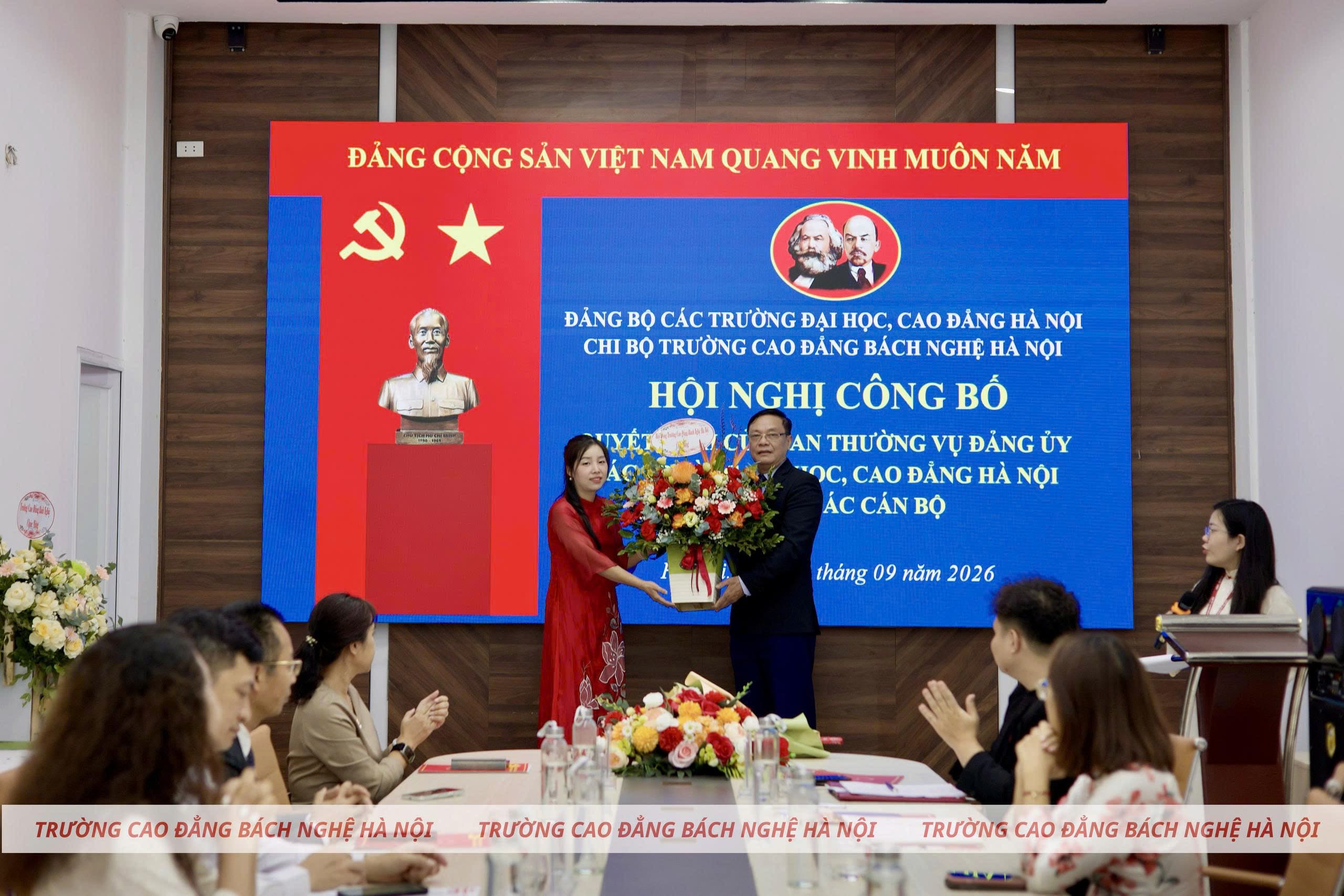 Hội Nghị Công Bố Quyết định Của Ban Thường Vụ Đảng ủy Các Trường Đại Học, Cao đẳng Hà Nội Về Công Tác Cán Bộ (5)