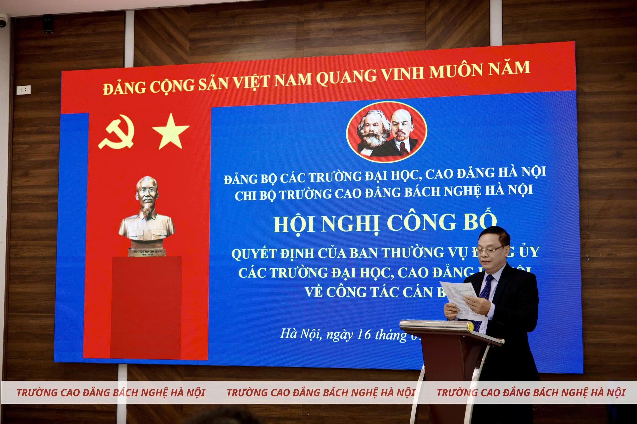 Hội Nghị Công Bố Quyết định Của Ban Thường Vụ Đảng ủy Các Trường Đại Học, Cao đẳng Hà Nội Về Công Tác Cán Bộ (6)