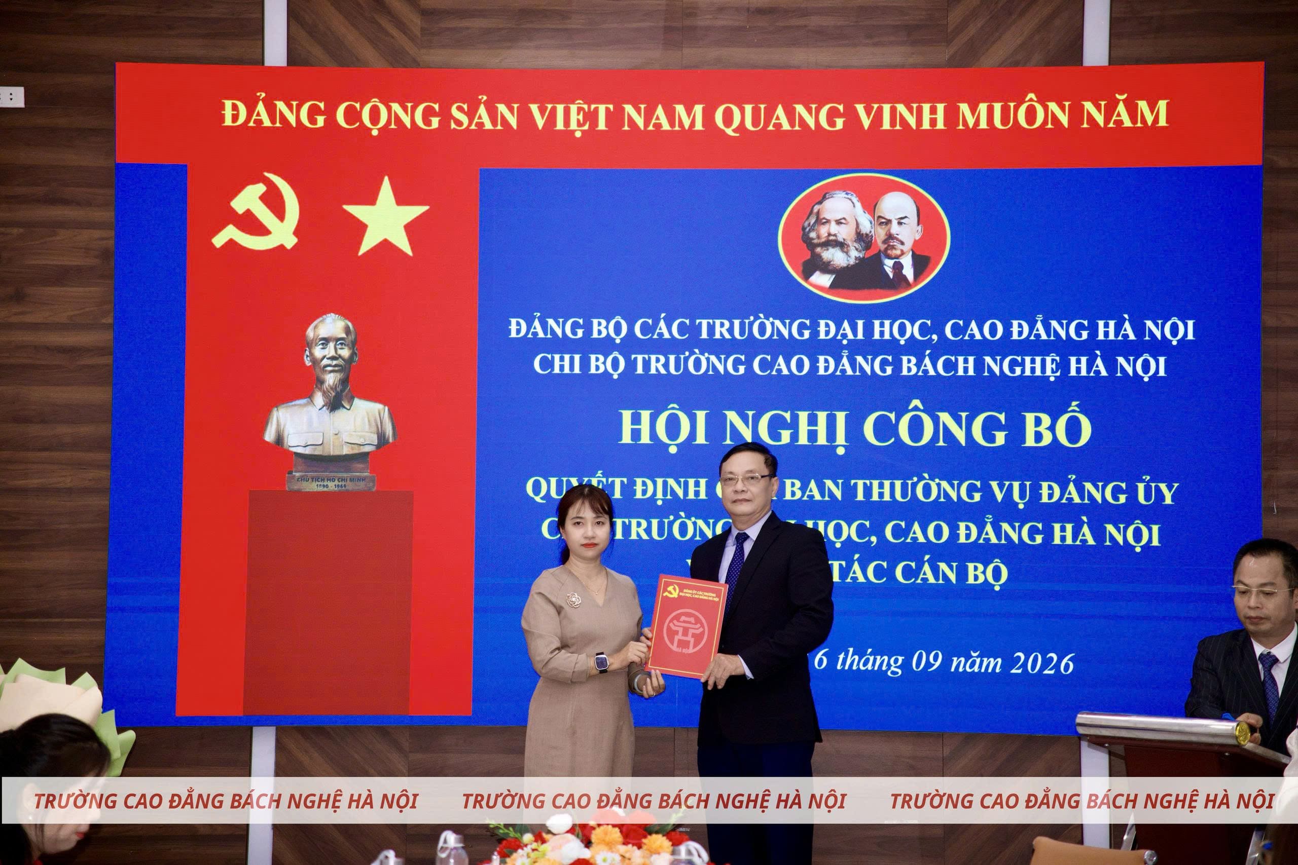 Hội Nghị Công Bố Quyết định Của Ban Thường Vụ Đảng ủy Các Trường Đại Học, Cao đẳng Hà Nội Về Công Tác Cán Bộ (7)