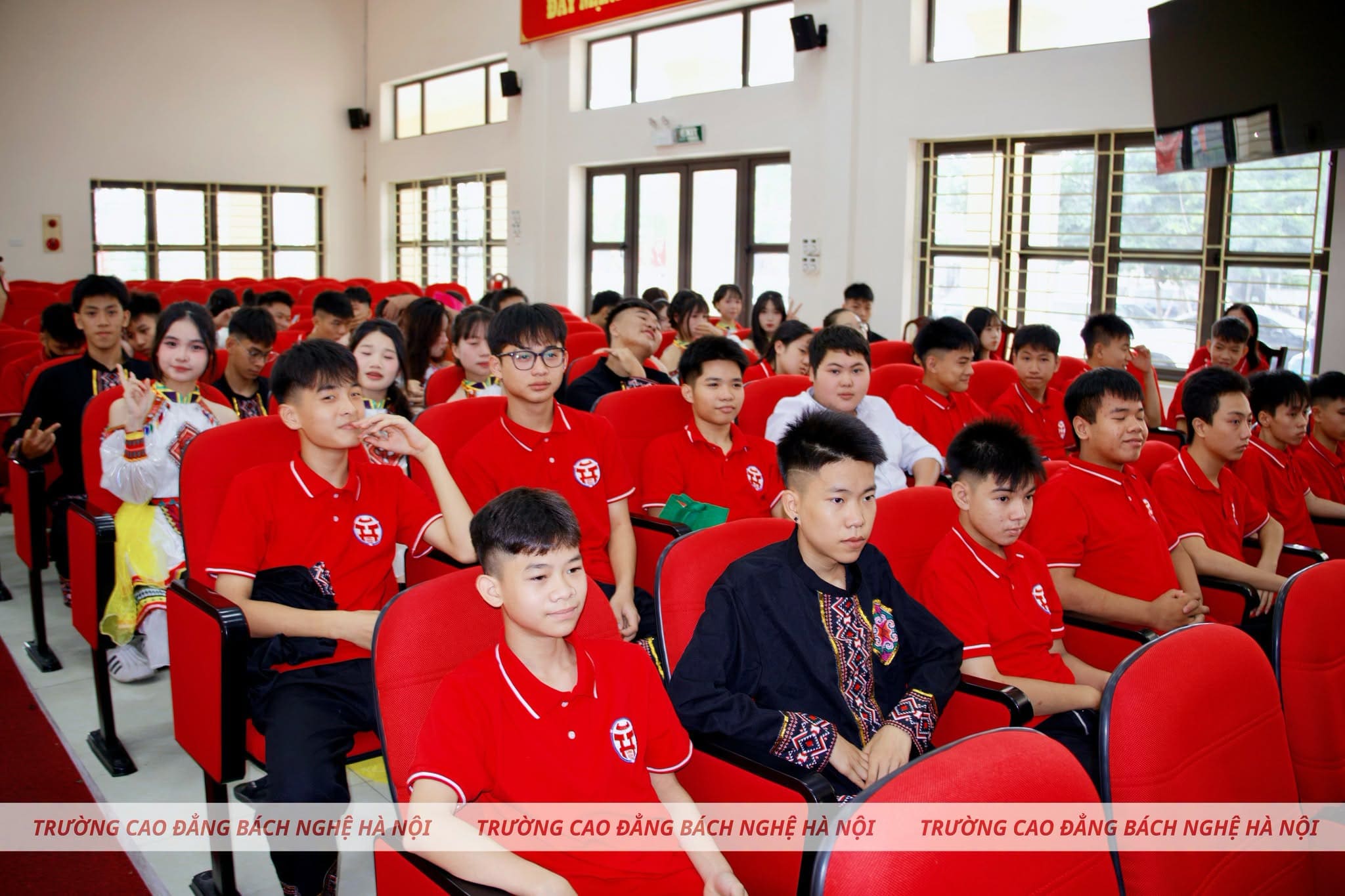 Trang BỊ KiẾn ThỨc PhÁp LuẬt Khi Tham Gia Giao ThÔng Cho HỌc Sinh (3)