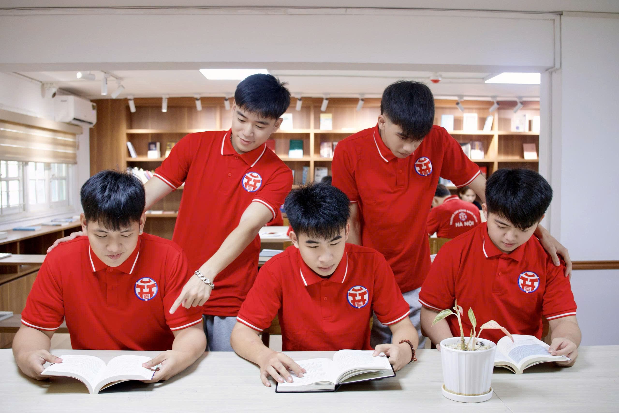 Thư Viện Bách Nghệ Hà Nội (1)