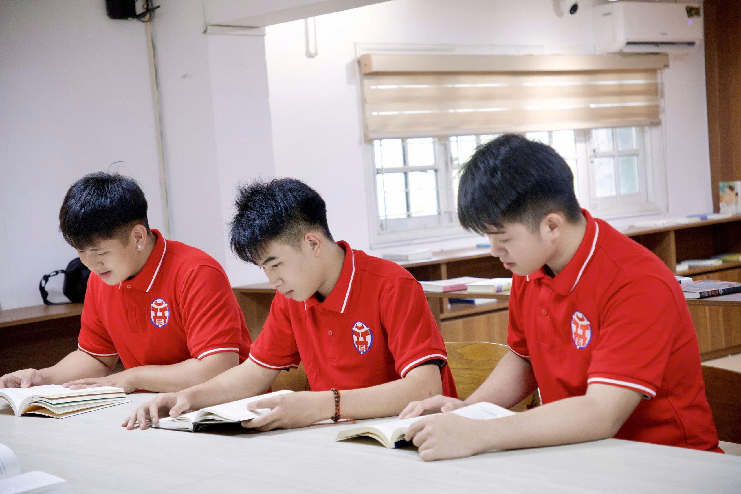 Thư Viện Bách Nghệ Hà Nội (5)
